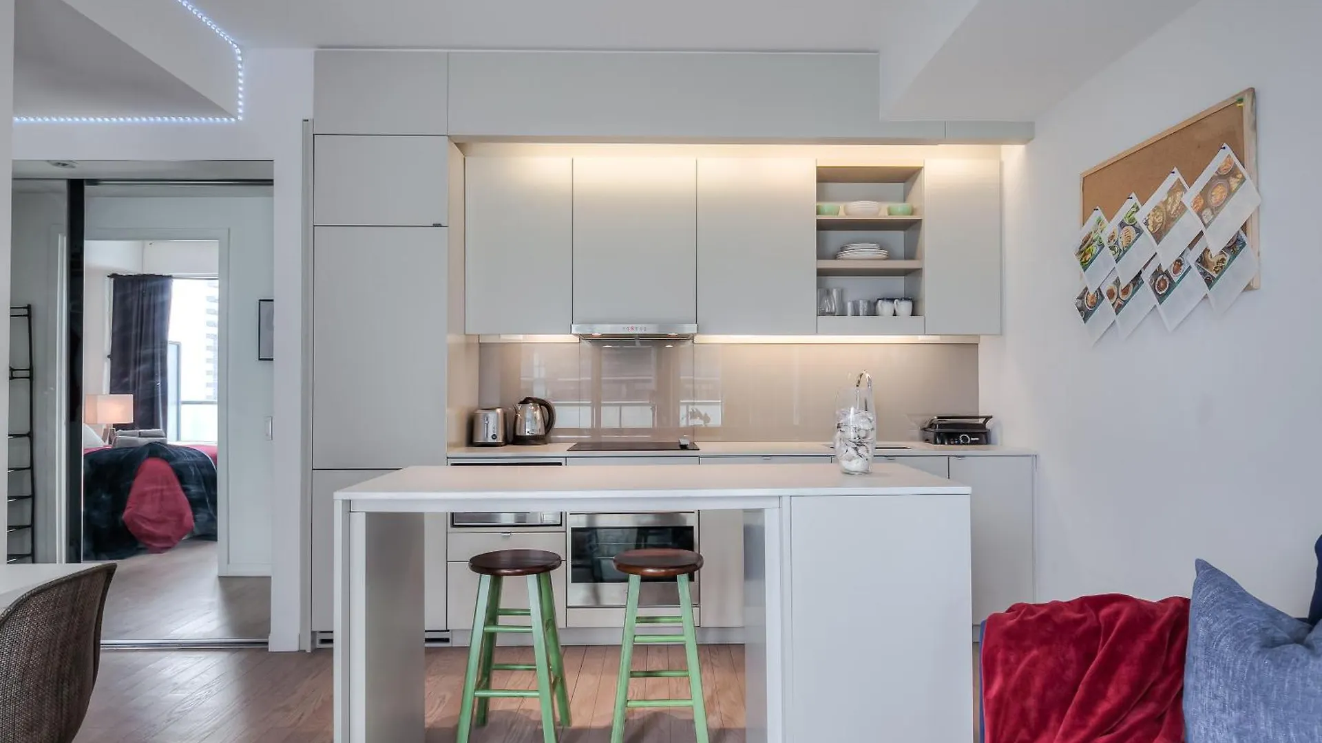 City 1 Bedroom Apartment With Views - 4 Sleeps Toronto Canada