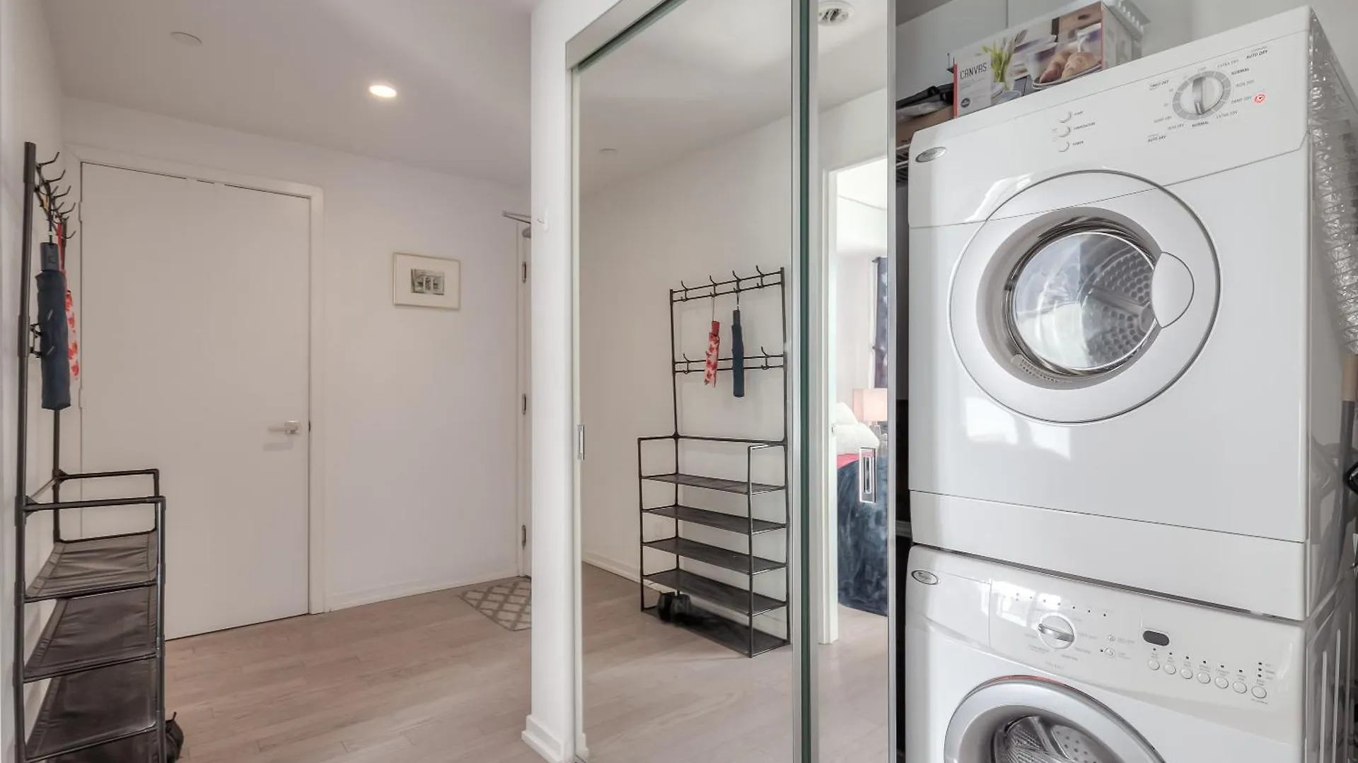 City 1 Bedroom Apartment With Views - 4 Sleeps Toronto 0*,  Canada