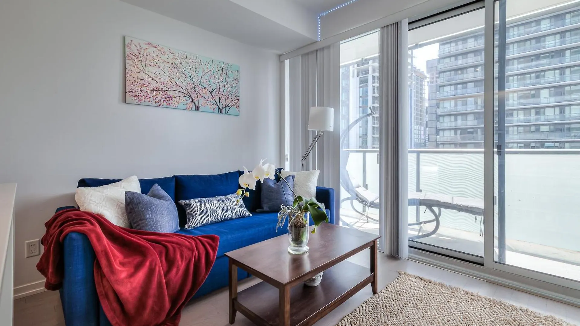 City 1 Bedroom Apartment With Views - 4 Sleeps Toronto