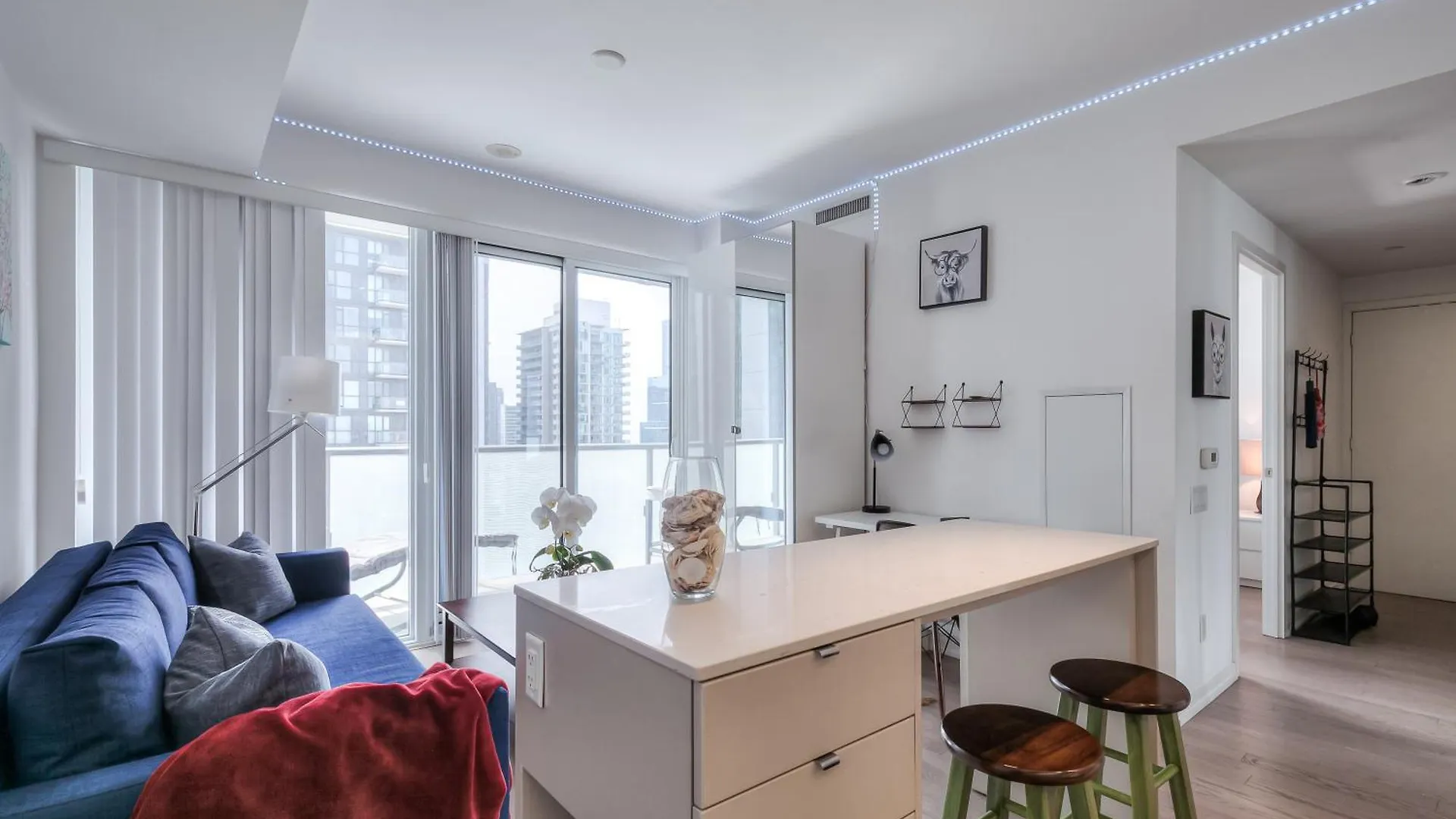 City 1 Bedroom Apartment With Views - 4 Sleeps Toronto Canada