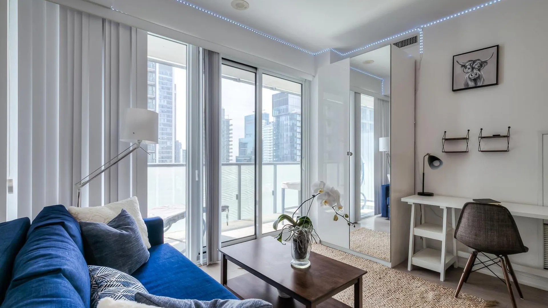 City 1 Bedroom Apartment With Views - 4 Sleeps Toronto