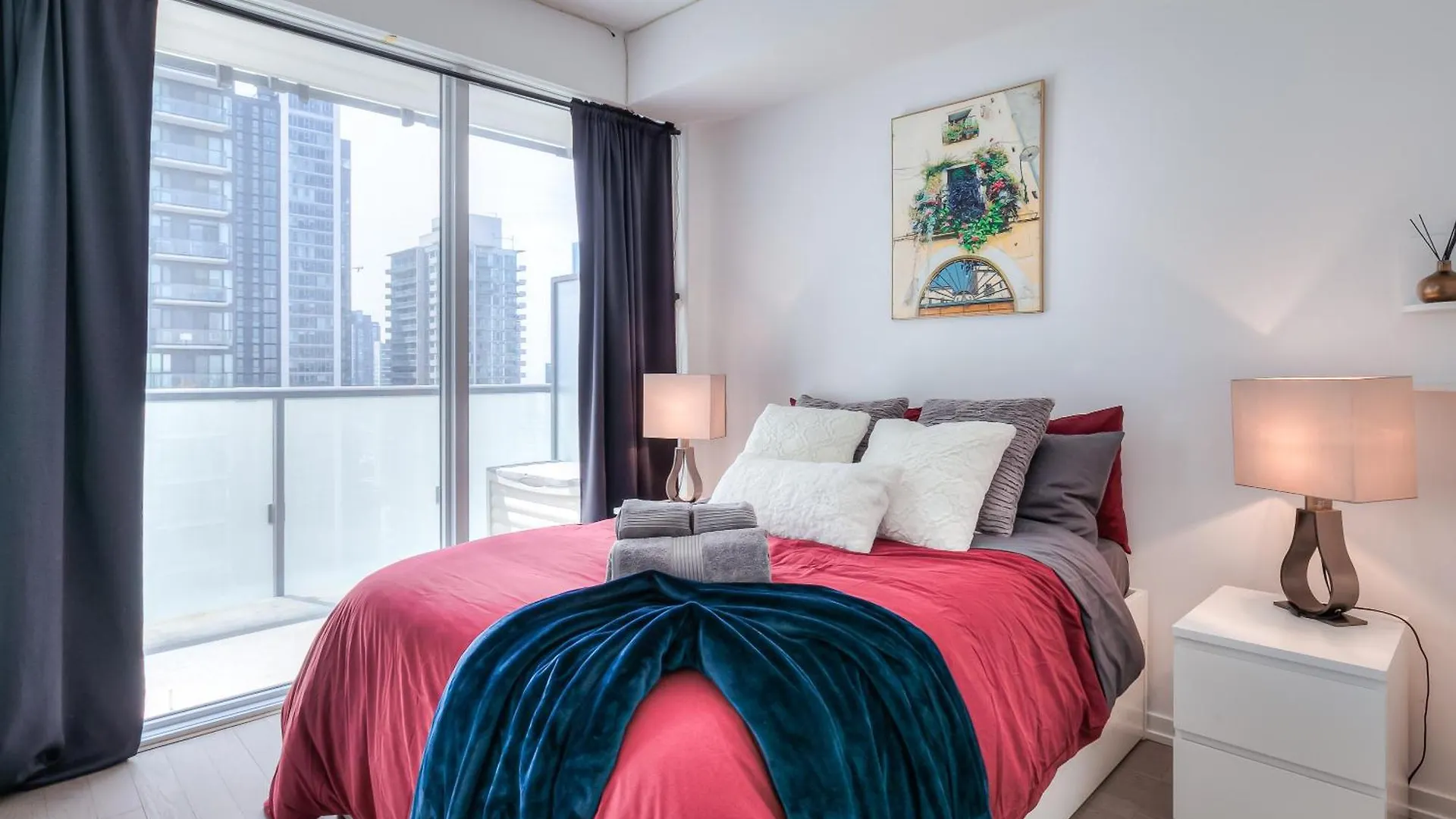 City 1 Bedroom Apartment With Views - 4 Sleeps Toronto