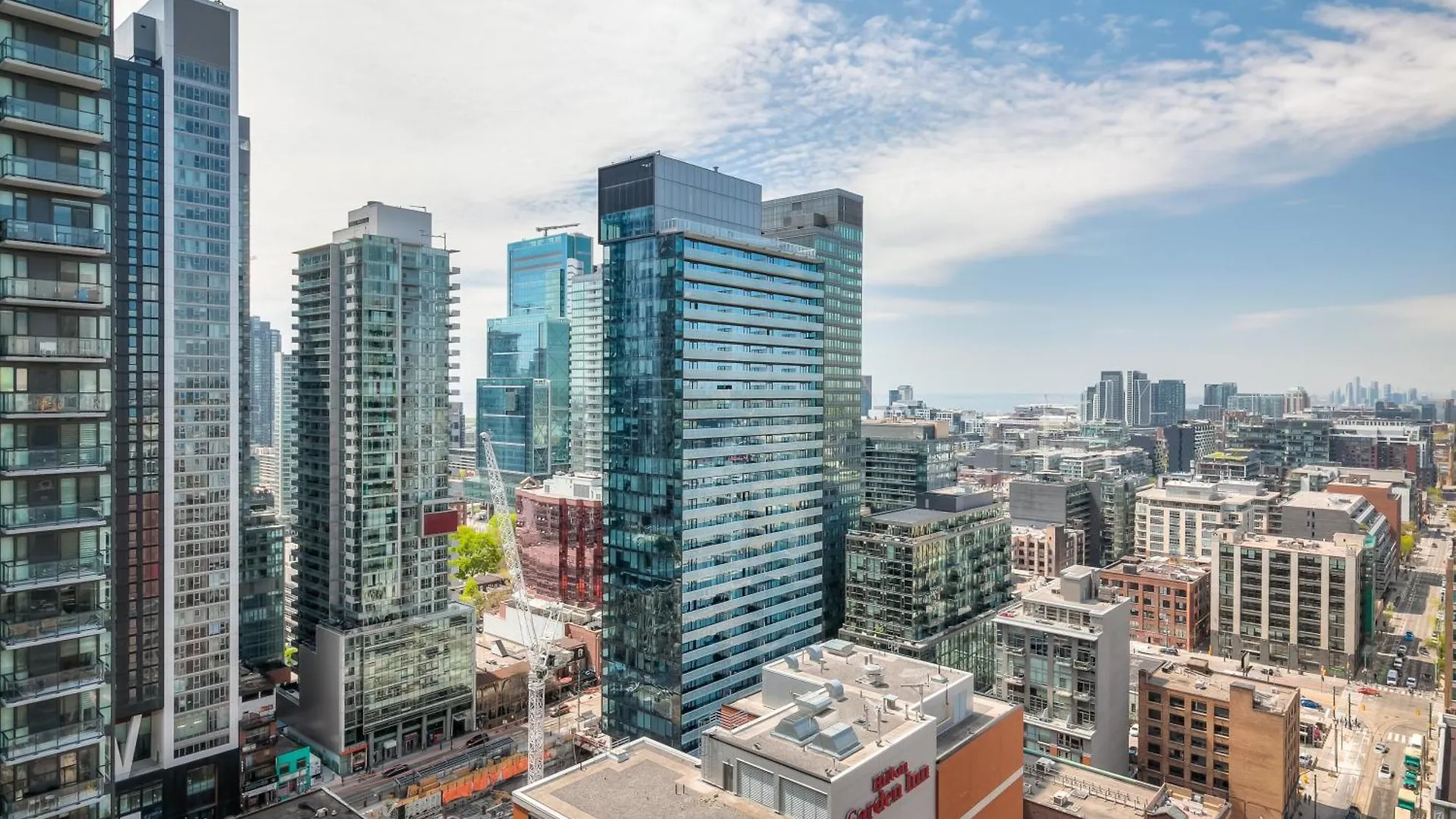 City 1 Bedroom Apartment With Views - 4 Sleeps Toronto
